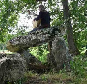 Dolmen dans les vignes